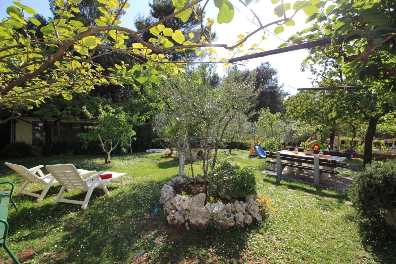 Modern Apartment Sabina With Nice Garden Porec Exterior photo