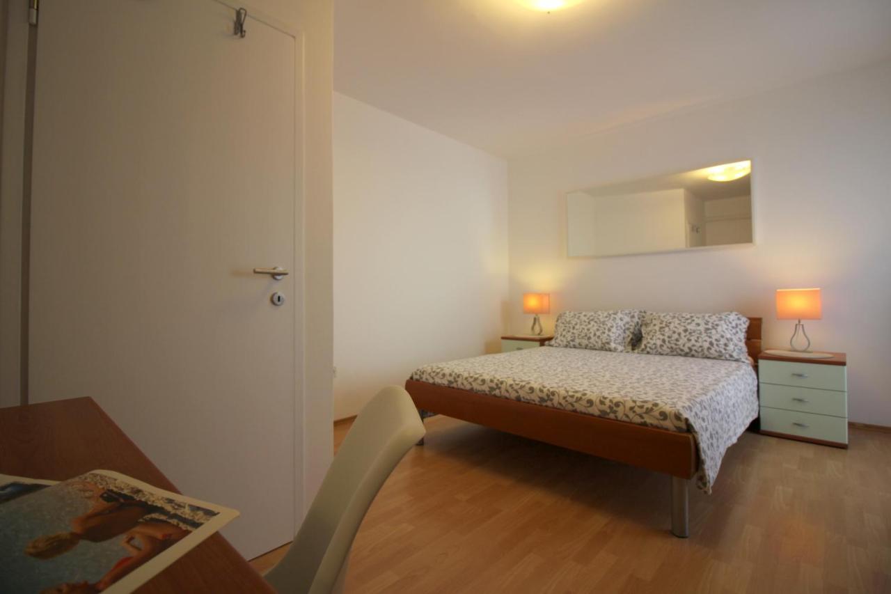 Modern Apartment Sabina With Nice Garden Porec Exterior photo