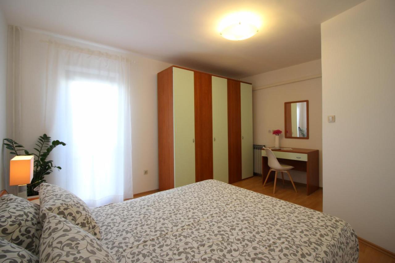Modern Apartment Sabina With Nice Garden Porec Exterior photo